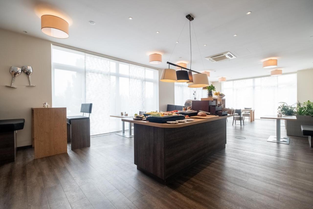 Amaro Hotel Hotel